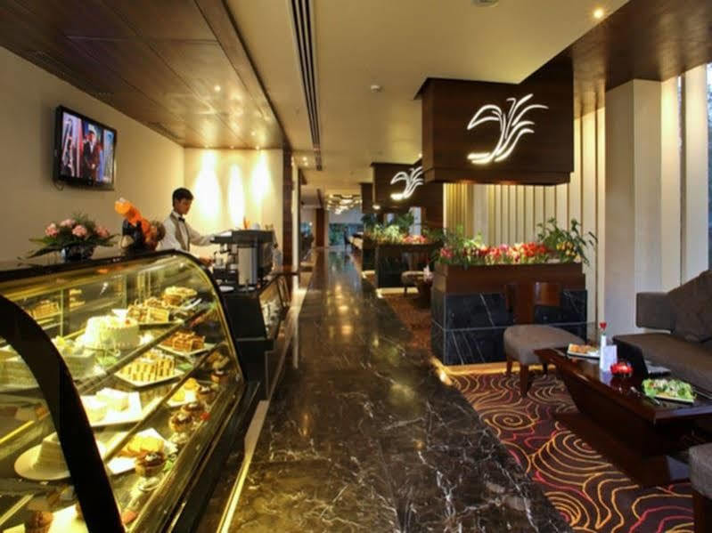 Godwin Hotel Haridwār Exteriör bild